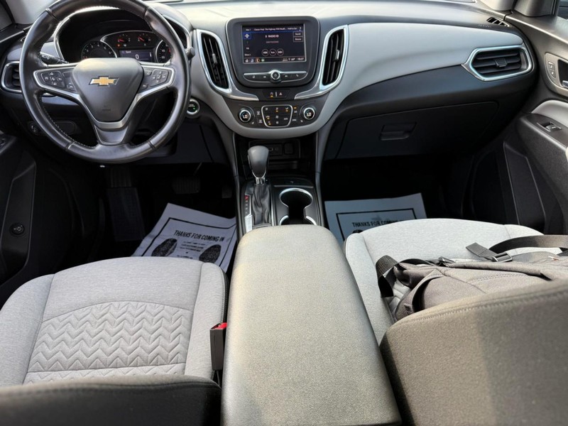 Chevrolet Equinox Vehicle Full-screen Gallery Image 11