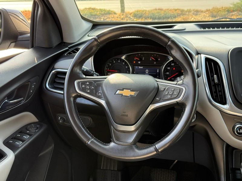 Chevrolet Equinox Vehicle Full-screen Gallery Image 12