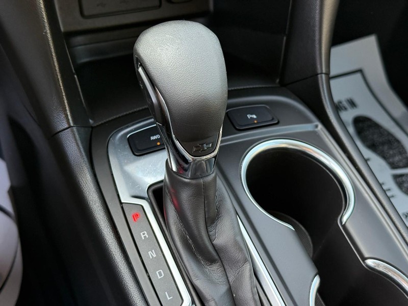 Chevrolet Equinox Vehicle Full-screen Gallery Image 21