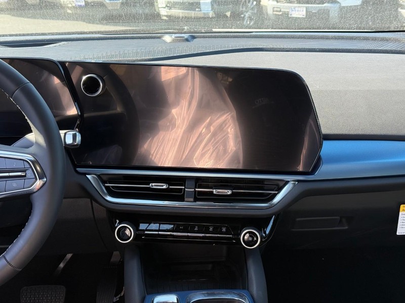 Chevrolet Equinox EV Vehicle Full-screen Gallery Image 7