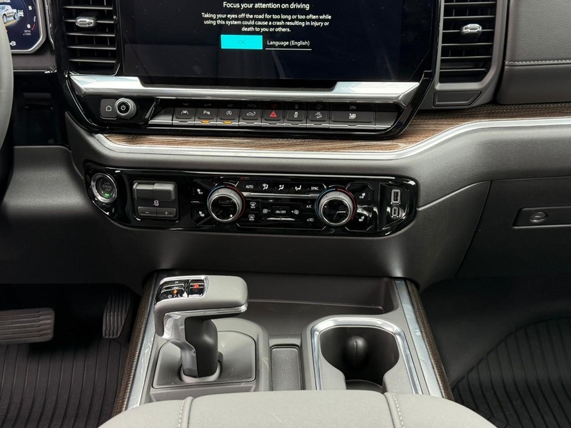 Chevrolet Silverado 1500 Vehicle Full-screen Gallery Image 10