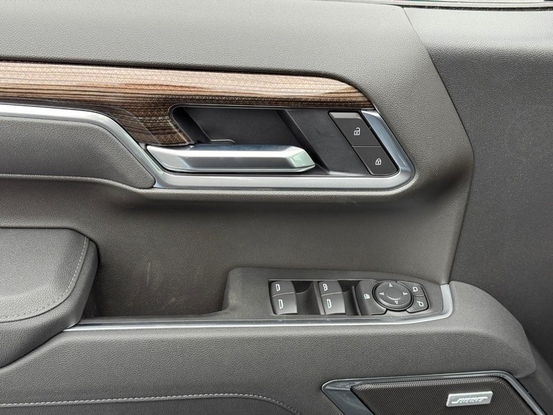 Chevrolet Silverado 1500 Vehicle Full-screen Gallery Image 11