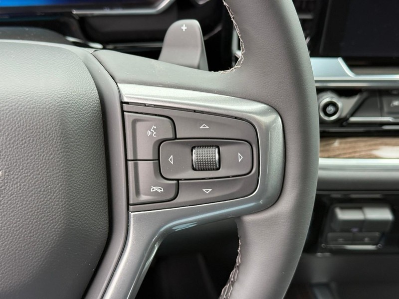 Chevrolet Silverado 1500 Vehicle Full-screen Gallery Image 15