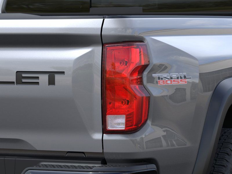 Chevrolet Colorado Vehicle Full-screen Gallery Image 11