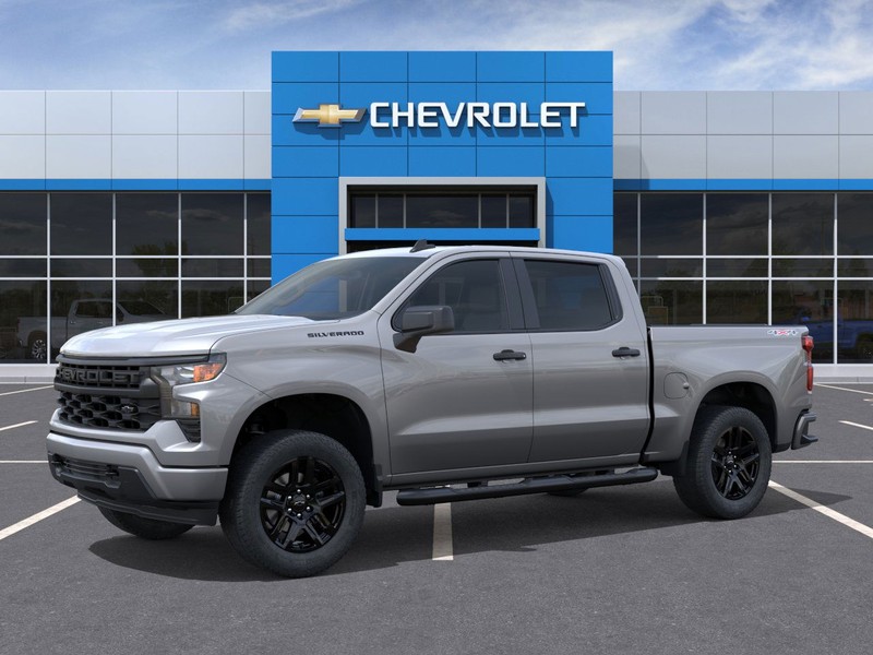 Chevrolet Silverado 1500 Vehicle Full-screen Gallery Image 2