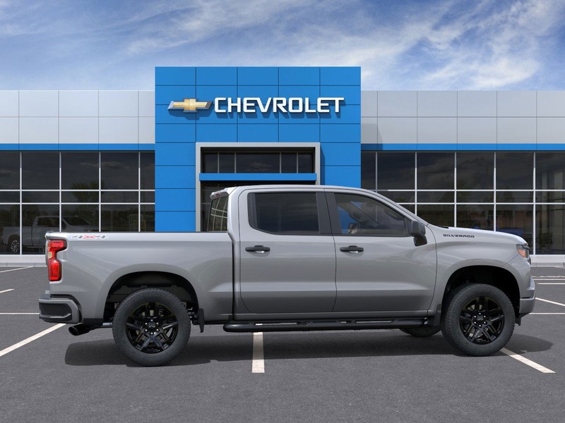 Chevrolet Silverado 1500 Vehicle Full-screen Gallery Image 5