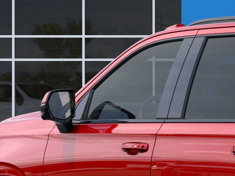 Chevrolet Suburban Vehicle Full-screen Gallery Image 12