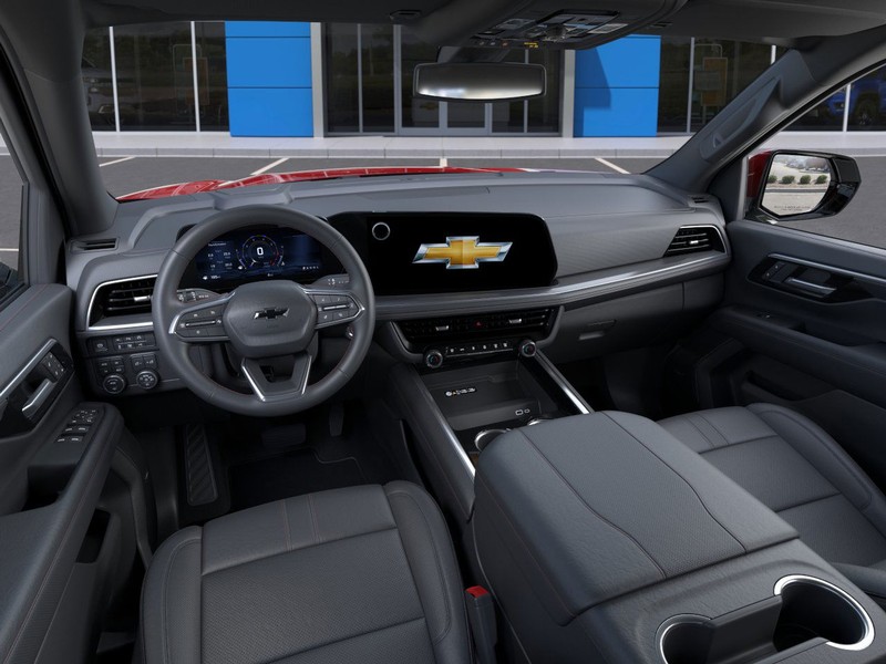 Chevrolet Suburban Vehicle Full-screen Gallery Image 15