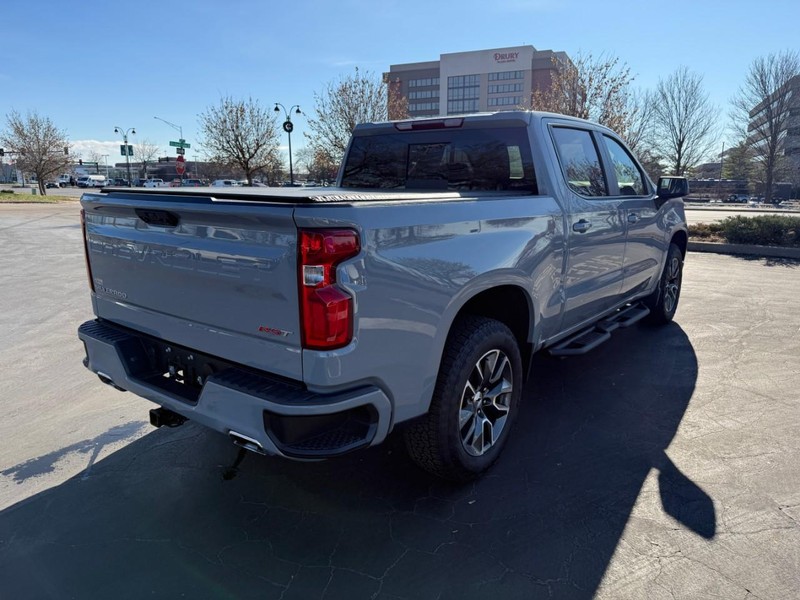 Chevrolet Silverado 1500 Vehicle Full-screen Gallery Image 8
