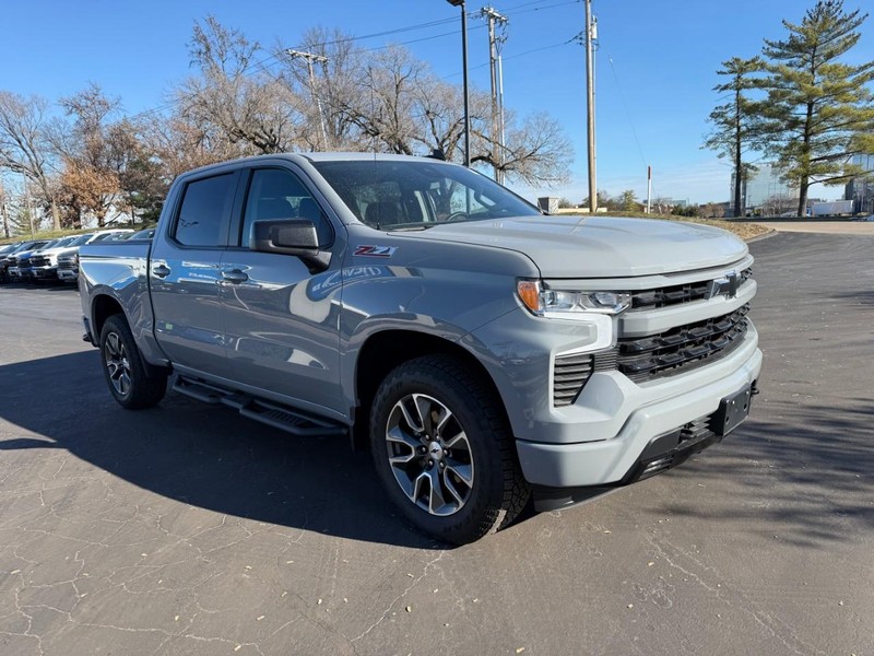 Chevrolet Silverado 1500 Vehicle Full-screen Gallery Image 9