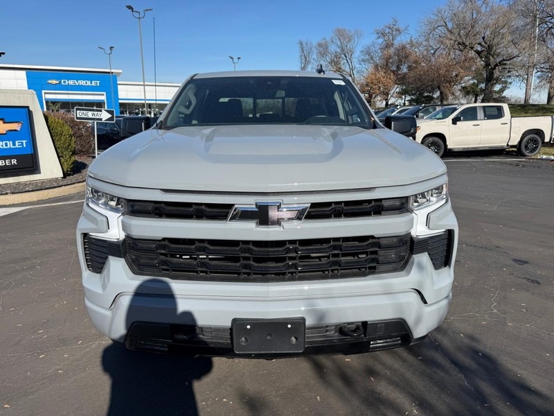 Chevrolet Silverado 1500 Vehicle Full-screen Gallery Image 10