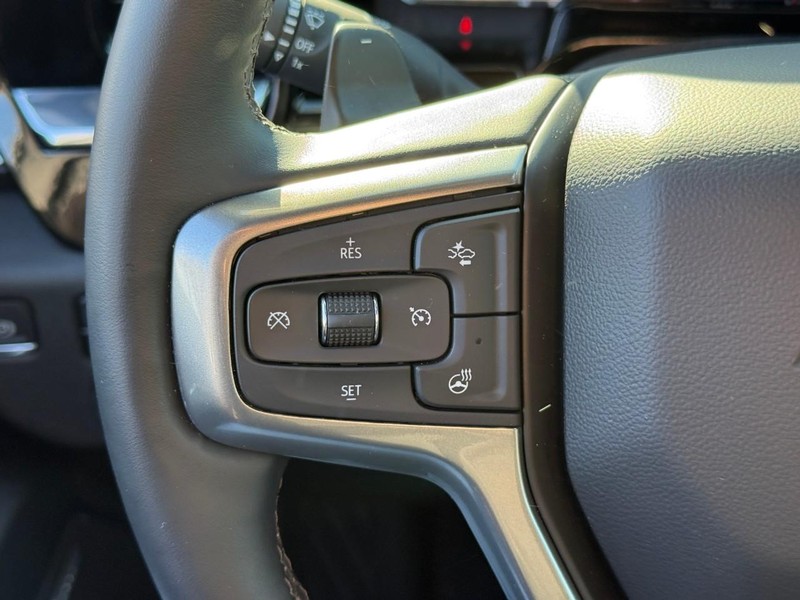 Chevrolet Silverado 1500 Vehicle Full-screen Gallery Image 19