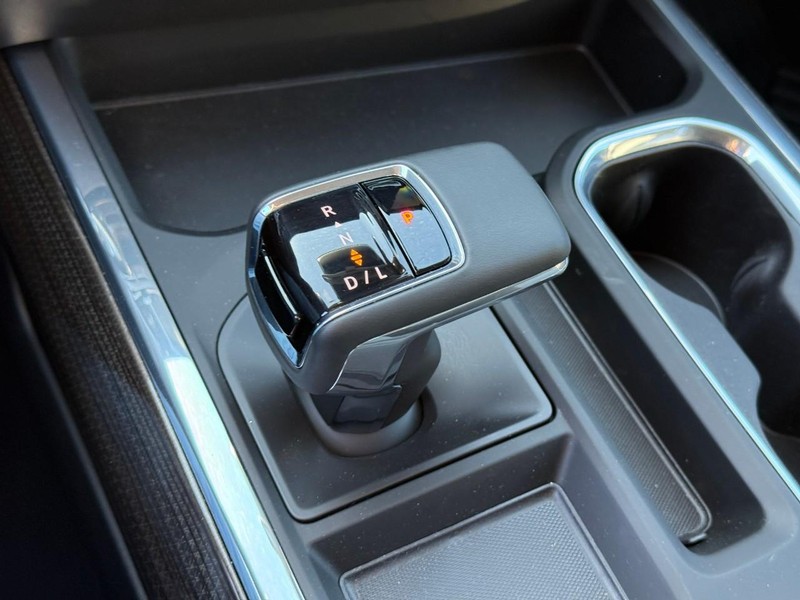 Chevrolet Silverado 1500 Vehicle Full-screen Gallery Image 23