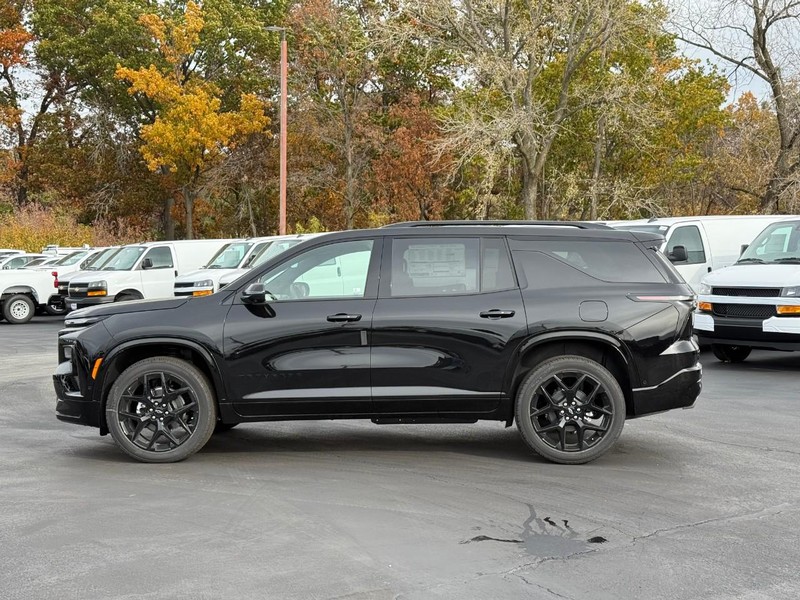 Chevrolet Traverse Vehicle Full-screen Gallery Image 2