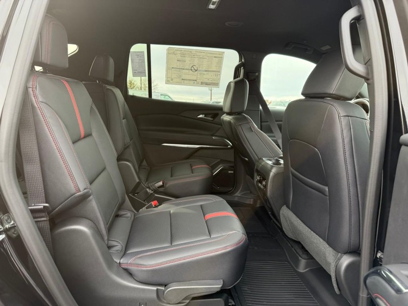 Chevrolet Traverse Vehicle Full-screen Gallery Image 6