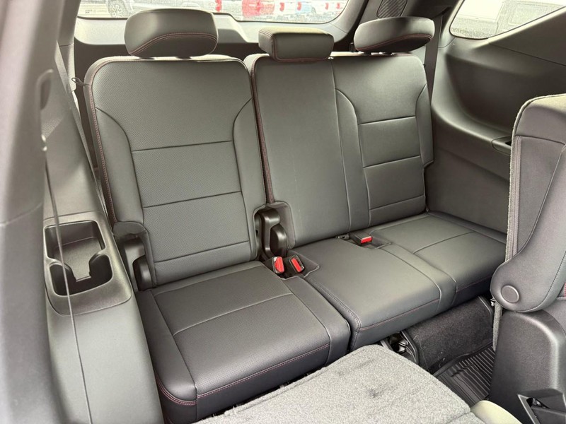 Chevrolet Traverse Vehicle Full-screen Gallery Image 7