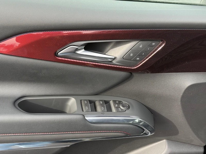 Chevrolet Traverse Vehicle Full-screen Gallery Image 12