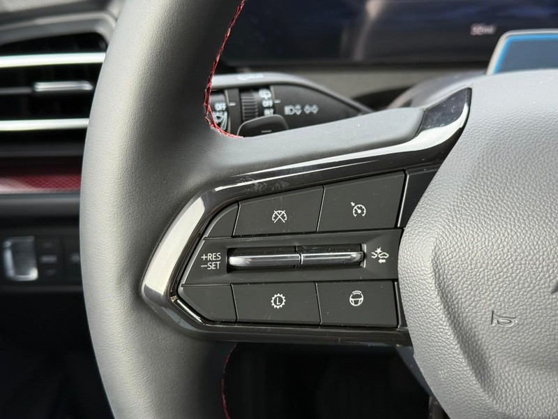 Chevrolet Traverse Vehicle Full-screen Gallery Image 16