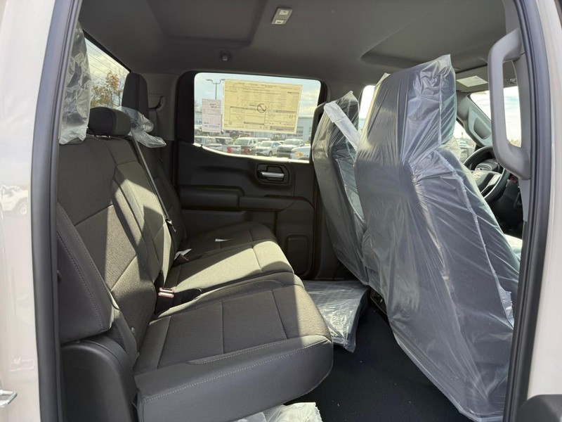 Chevrolet Silverado 1500 Vehicle Full-screen Gallery Image 6