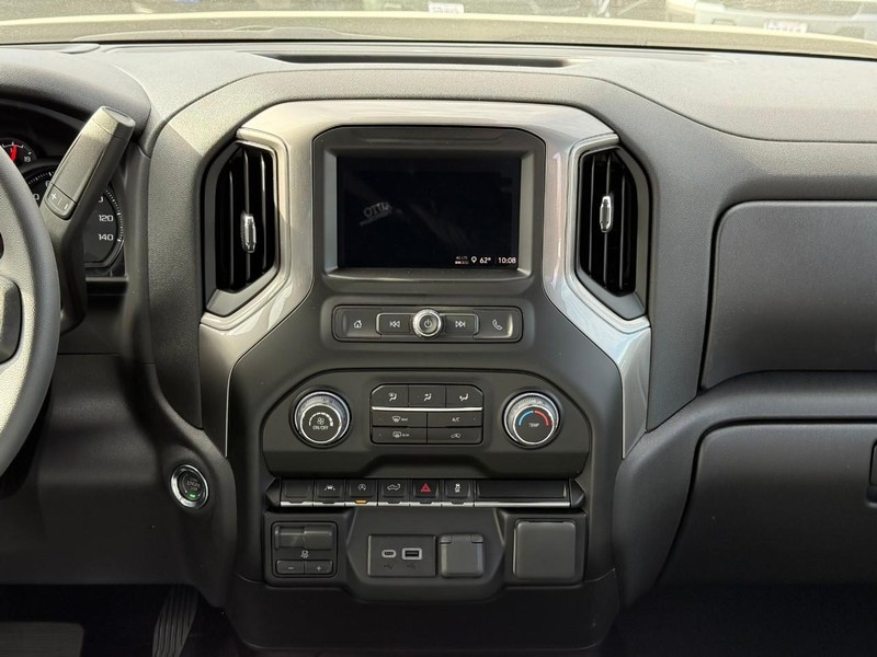Chevrolet Silverado 1500 Vehicle Full-screen Gallery Image 9