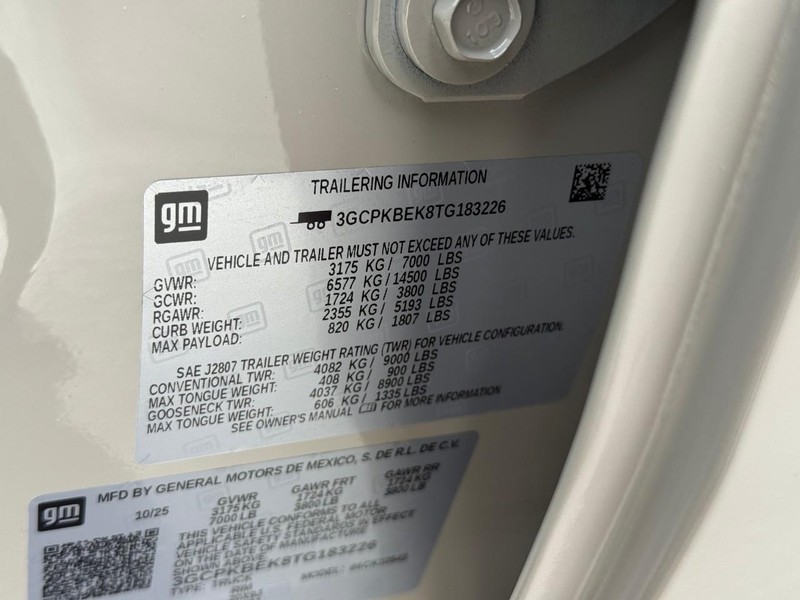 Chevrolet Silverado 1500 Vehicle Full-screen Gallery Image 14