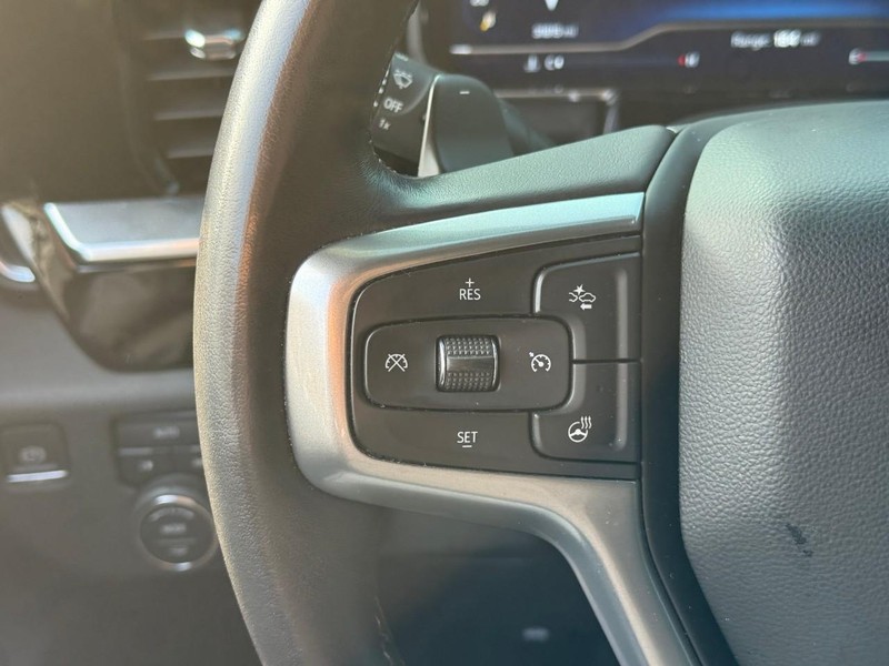 Chevrolet Silverado 1500 Vehicle Full-screen Gallery Image 20