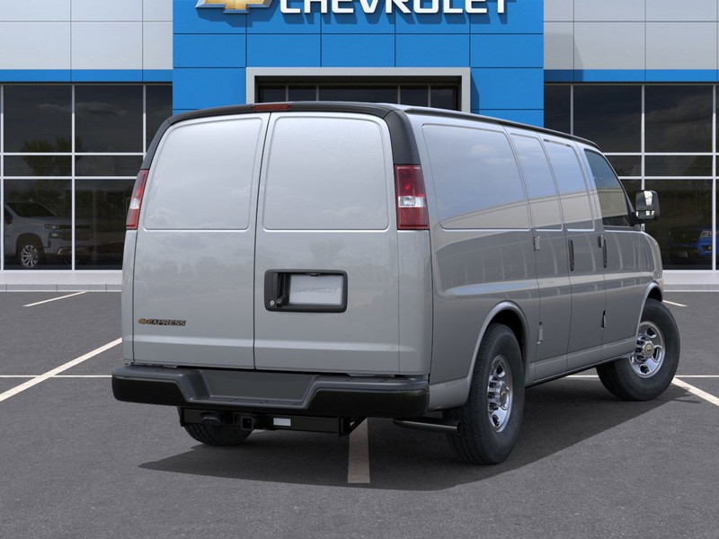 Chevrolet Express Cargo Van Vehicle Full-screen Gallery Image 4