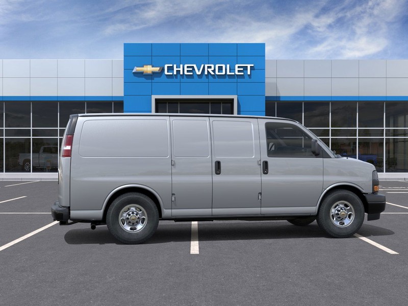 Chevrolet Express Cargo Van Vehicle Full-screen Gallery Image 5