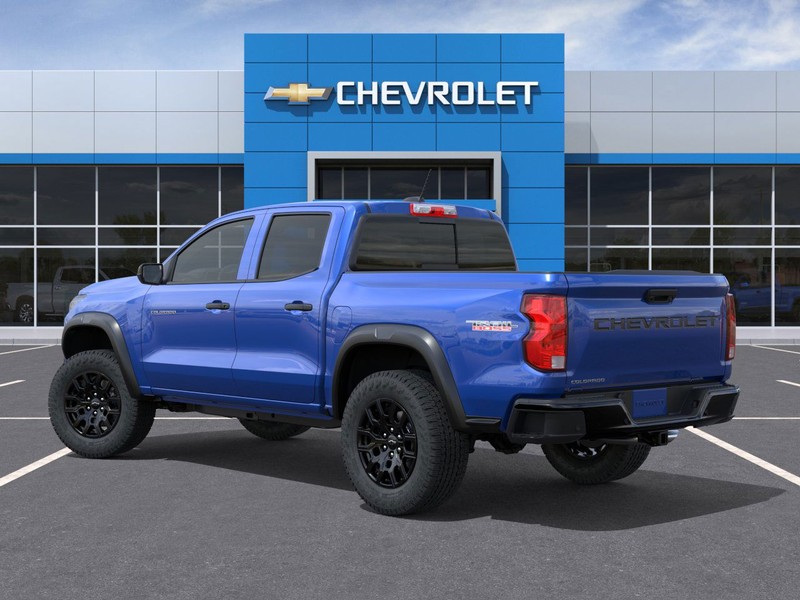 Chevrolet Colorado Vehicle Full-screen Gallery Image 3