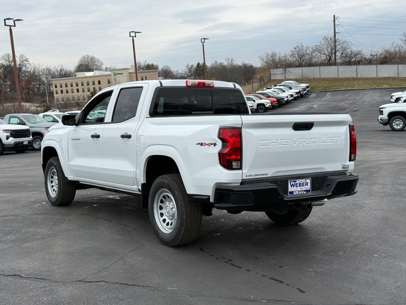 Chevrolet Colorado Vehicle Full-screen Gallery Image 3