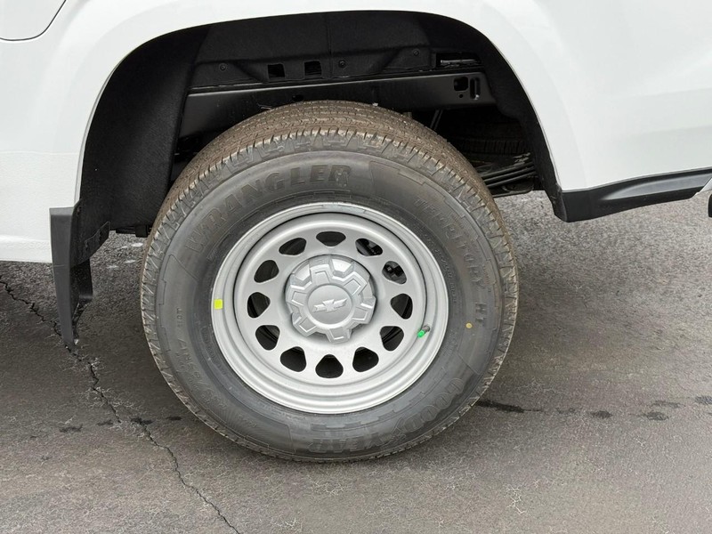 Chevrolet Colorado Vehicle Full-screen Gallery Image 4