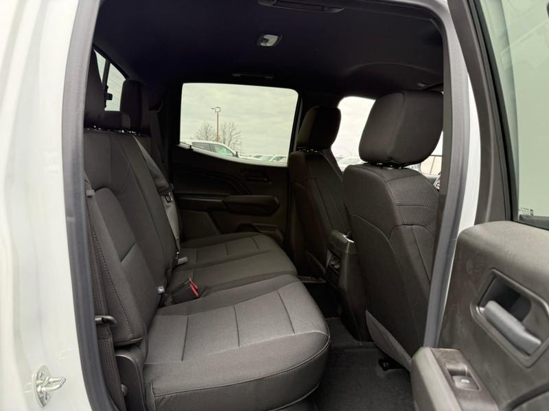 Chevrolet Colorado Vehicle Full-screen Gallery Image 5