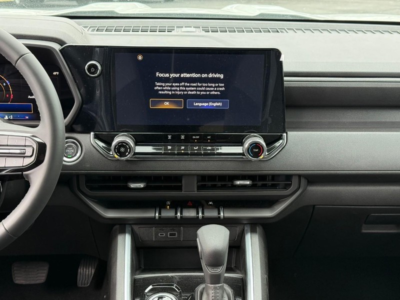 Chevrolet Colorado Vehicle Full-screen Gallery Image 8