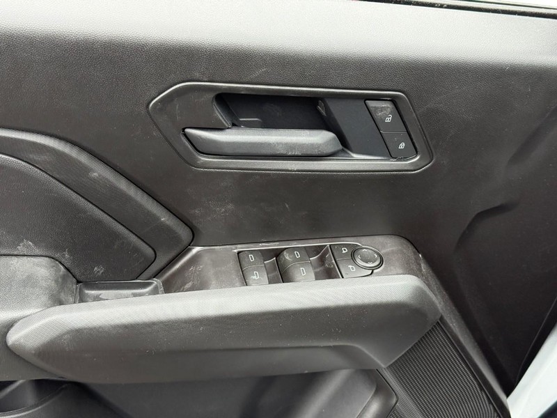 Chevrolet Colorado Vehicle Full-screen Gallery Image 10