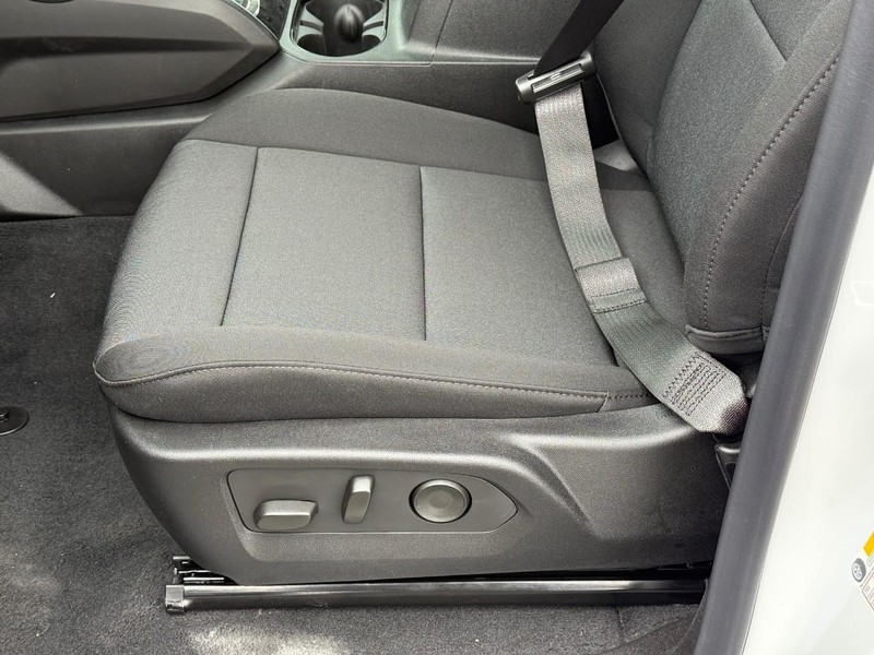 Chevrolet Colorado Vehicle Full-screen Gallery Image 11