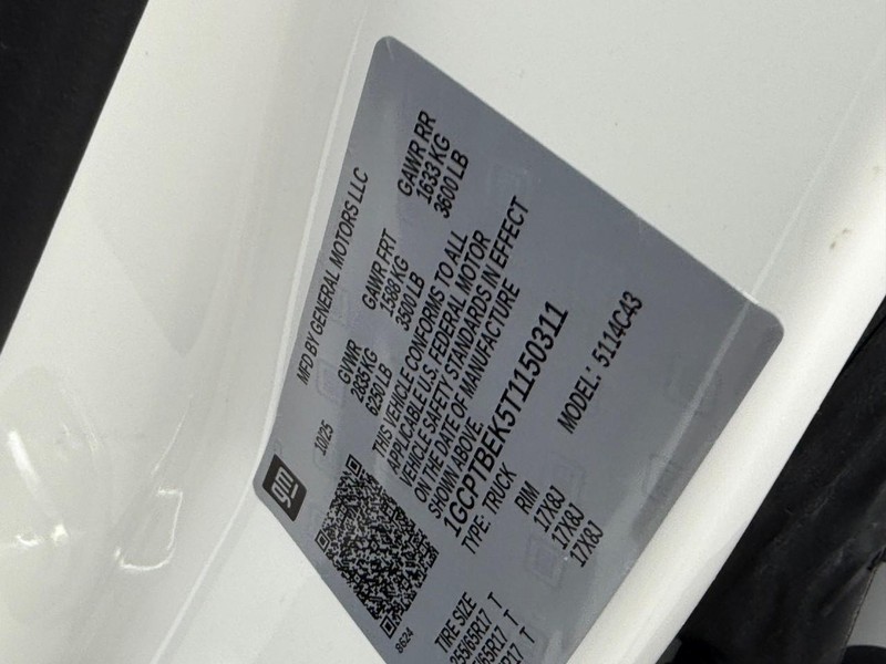 Chevrolet Colorado Vehicle Full-screen Gallery Image 17