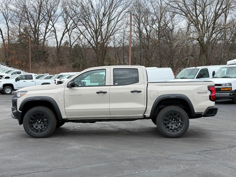 Chevrolet Colorado Vehicle Full-screen Gallery Image 2