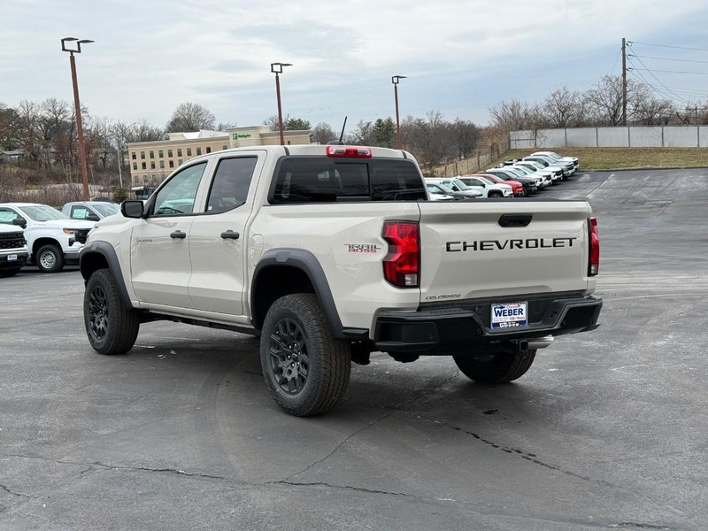 Chevrolet Colorado Vehicle Full-screen Gallery Image 3