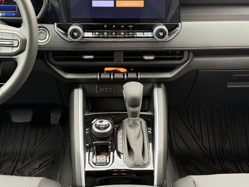 Chevrolet Colorado Vehicle Full-screen Gallery Image 10