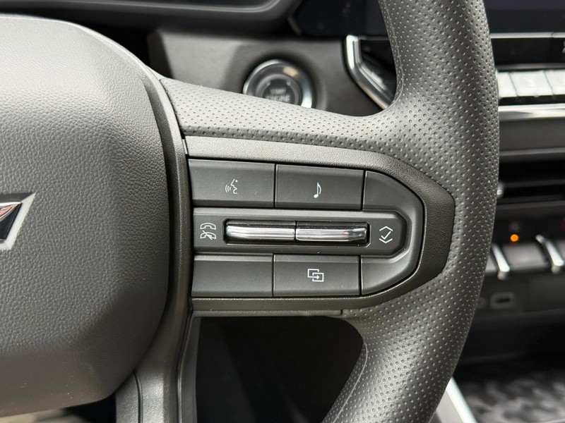 Chevrolet Colorado Vehicle Full-screen Gallery Image 14