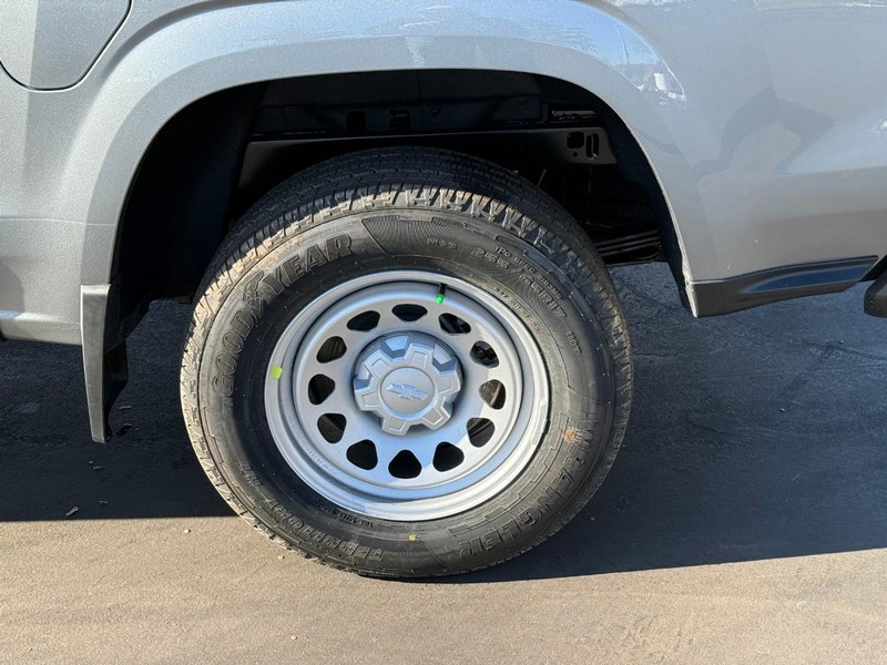 Chevrolet Colorado Vehicle Full-screen Gallery Image 4