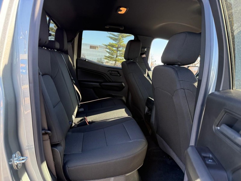 Chevrolet Colorado Vehicle Full-screen Gallery Image 5