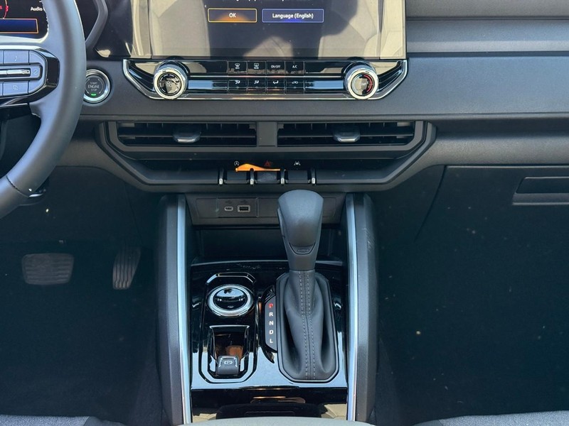 Chevrolet Colorado Vehicle Full-screen Gallery Image 9