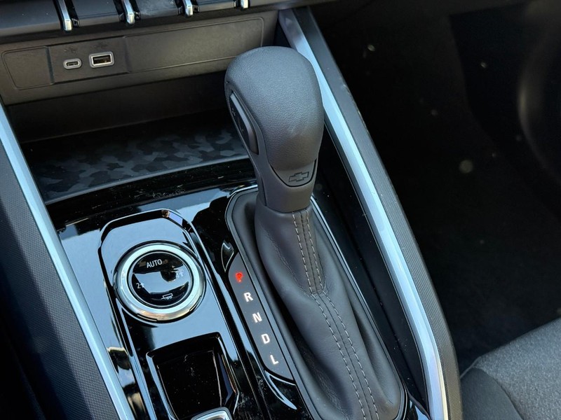 Chevrolet Colorado Vehicle Full-screen Gallery Image 15