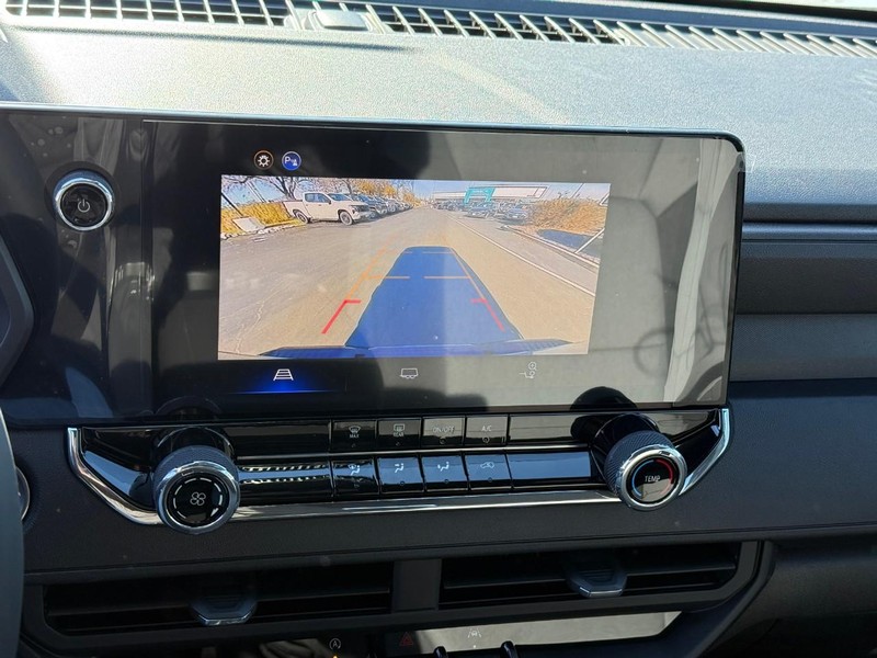 Chevrolet Colorado Vehicle Full-screen Gallery Image 16