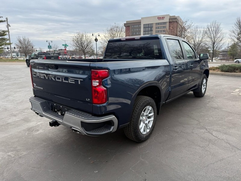 Chevrolet Silverado 1500 Vehicle Full-screen Gallery Image 7