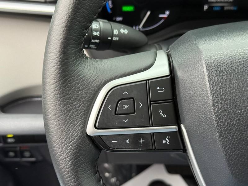 Toyota Sienna Vehicle Full-screen Gallery Image 18