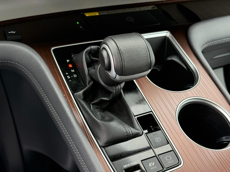 Toyota Sienna Vehicle Full-screen Gallery Image 21