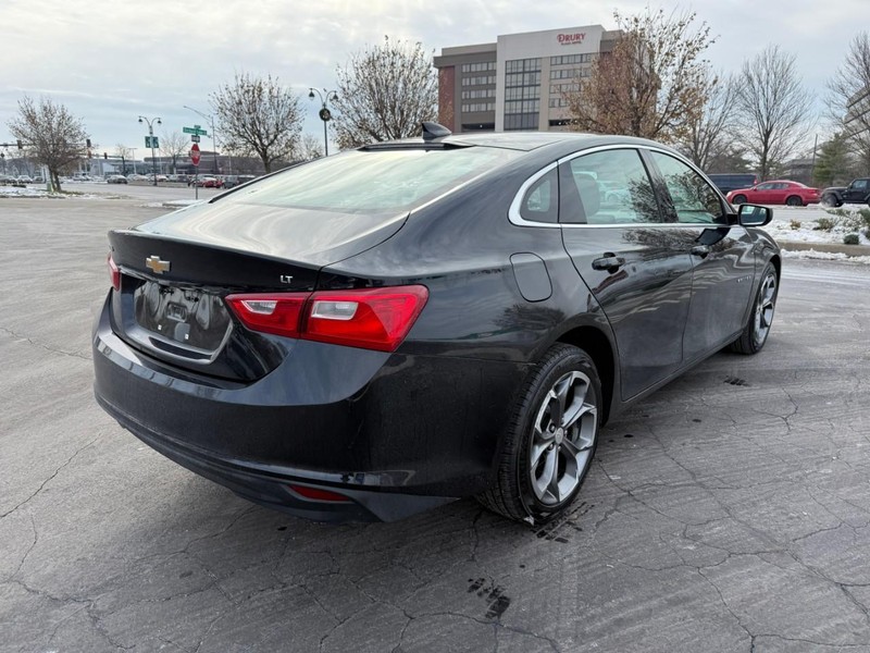 Chevrolet Malibu Vehicle Full-screen Gallery Image 7