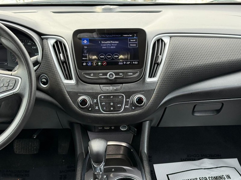 Chevrolet Malibu Vehicle Full-screen Gallery Image 13